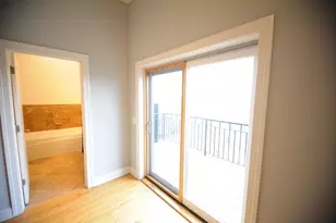 2903 W Irving Park Rd, Chicago, IL 60618 - Photo 16