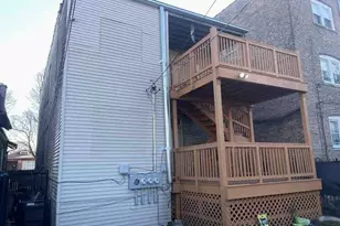 7420 S Bennett Ave, Chicago, IL 60649 - Photo 32