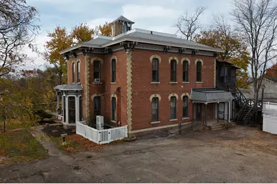 402 W Lincolnway Road, Morrison, IL 61270 - Photo 4