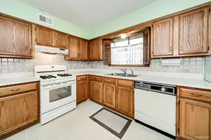 7932 Paxton Ave, Tinley Park, IL 60477 - Photo 10