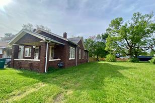 657 W Wood St, Decatur, IL 62522 - Photo 2