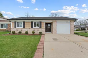 6855 Dove Ave, Woodridge, IL 60517 - Photo 1