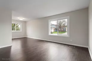 6855 Dove Ave, Woodridge, IL 60517 - Photo 4