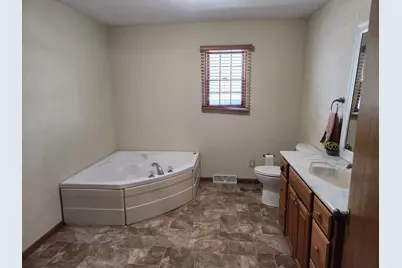 1275 Winn Road, Sterling, IL 61081 - Photo 20