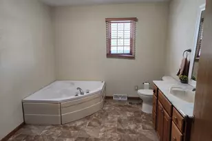 1275 Winn Rd, Sterling, IL 61081 - Photo 20