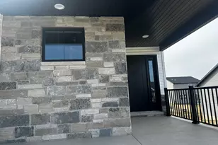 2511 Savanna Rd, Bloomington, IL 61705 - Photo 2