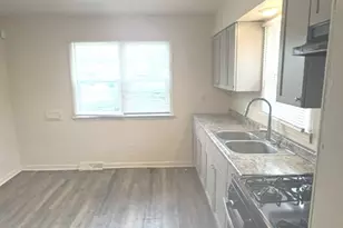715 E 155th Ct, Phoenix, IL 60426 - Photo 10
