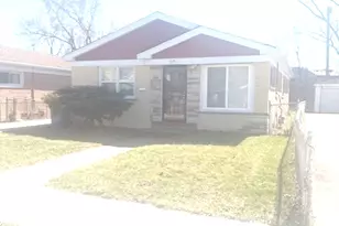 715 E 155th Ct, Phoenix, IL 60426 - Photo 2