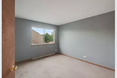 42 W Dahlia Lane, Round Lake Beach, IL 60073 - Photo 2