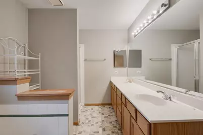 42 W Dahlia Lane, Round Lake Beach, IL 60073 - Photo 6