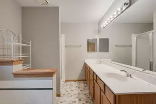 42 W Dahlia Ln, Round Lake Beach, IL 60073 - Photo 6