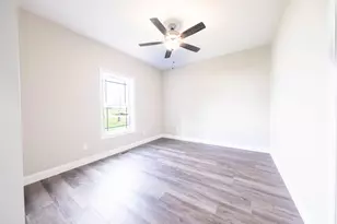 708 Justice St, Tuscola, IL 61953 - Photo 20