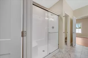 704 Justice St, Tuscola, IL 61953 - Photo 32