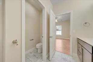 704 Justice St, Tuscola, IL 61953 - Photo 30