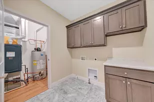 704 Justice St, Tuscola, IL 61953 - Photo 14