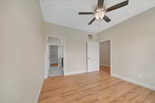 704 Justice St, Tuscola, IL 61953 - Photo 8