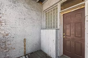 2326 W Argyle St, Chicago, IL 60625 - Photo 16