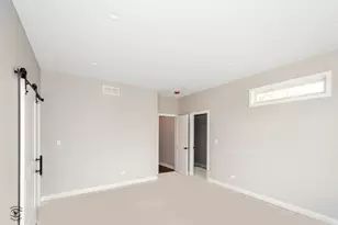 533 E Division St, Lockport, IL 60441 - Photo 14