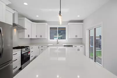 10738 S Worth Avenue, Worth, IL 60482 - Photo 12