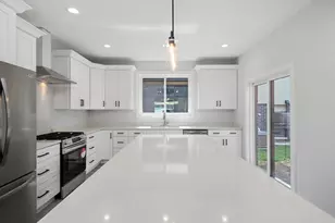 10738 S Worth Ave, Worth, IL 60482 - Photo 12