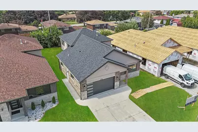 10738 S Worth Avenue, Worth, IL 60482 - Photo 2