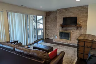 5529 E Lake Dr, Lisle, IL 60532 - Photo 2