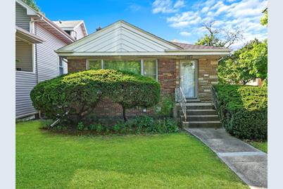 2758 N Newcastle Avenue, Chicago, IL 60707 - Photo 1