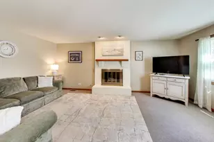 207 Mainsail Dr, Third Lake, IL 60030 - Photo 8