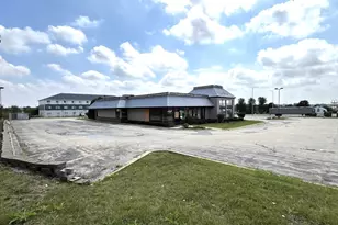 1290 W Normantown Rd, Romeoville, IL 60446 - Photo 8