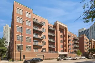 560 W Fulton St, Chicago, IL 60661 - Photo 1