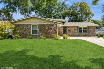 631 S 7th Street, Dundee, IL 60118 - Photo 1