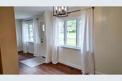 453 Lakewood Boulevard, Park Forest, IL 60466 - Photo 8