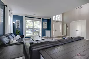 7404 Brentwood Ln, Gurnee, IL 60031 - Photo 6