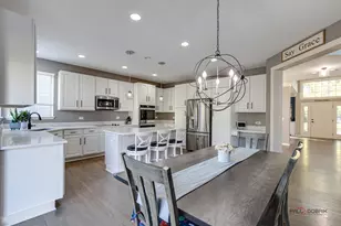 7404 Brentwood Ln, Gurnee, IL 60031 - Photo 16