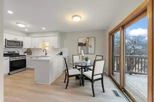 367 Juniper Tree Ct, Hoffman Estates, IL 60169 - Photo 6