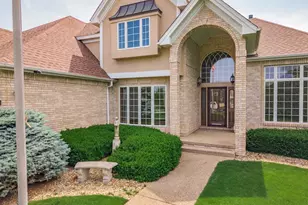 17 Smokey Ct, Bloomington, IL 61704 - Photo 2