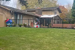 250 Crozier Dr, Grayslake, IL 60030 - Photo 2