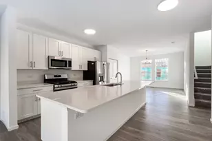 235 Regency Ct, Wauconda, IL 60084 - Photo 4