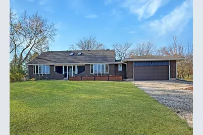 2146 Chelsea Avenue, Freeport, IL 61032 - Photo 1