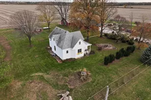 1031 N County Road 500, Tuscola, IL 61953 - Photo 8