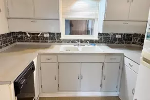 1429 N Wolf Rd, Berkeley, IL 60163 - Photo 6