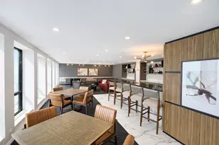 260 E Chestnut St, Chicago, IL 60611 - Photo 18