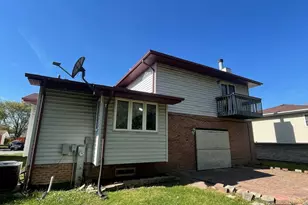 17617 Central Park Ave, Hazel Crest, IL 60429 - Photo 4