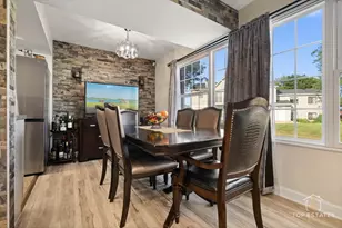 2044 N Ginger Creek Dr, Palatine, IL 60074 - Photo 8