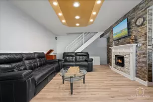 2044 N Ginger Creek Dr, Palatine, IL 60074 - Photo 4