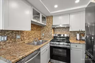 2044 N Ginger Creek Dr, Palatine, IL 60074 - Photo 10