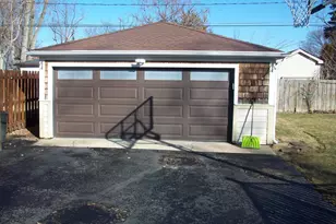 1015 Glendale St, Bensenville, IL 60106 - Photo 4