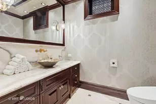 915 N Dearborn St, Chicago, IL 60610 - Photo 28