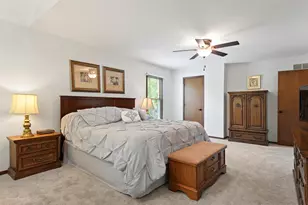 800 Manchester St, Naperville, IL 60563 - Photo 14