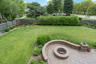 800 Manchester St, Naperville, IL 60563 - Photo 26